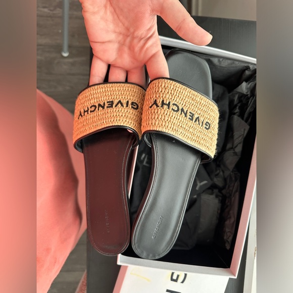 Givenchy flat shoes for women - Picture 7 of 7